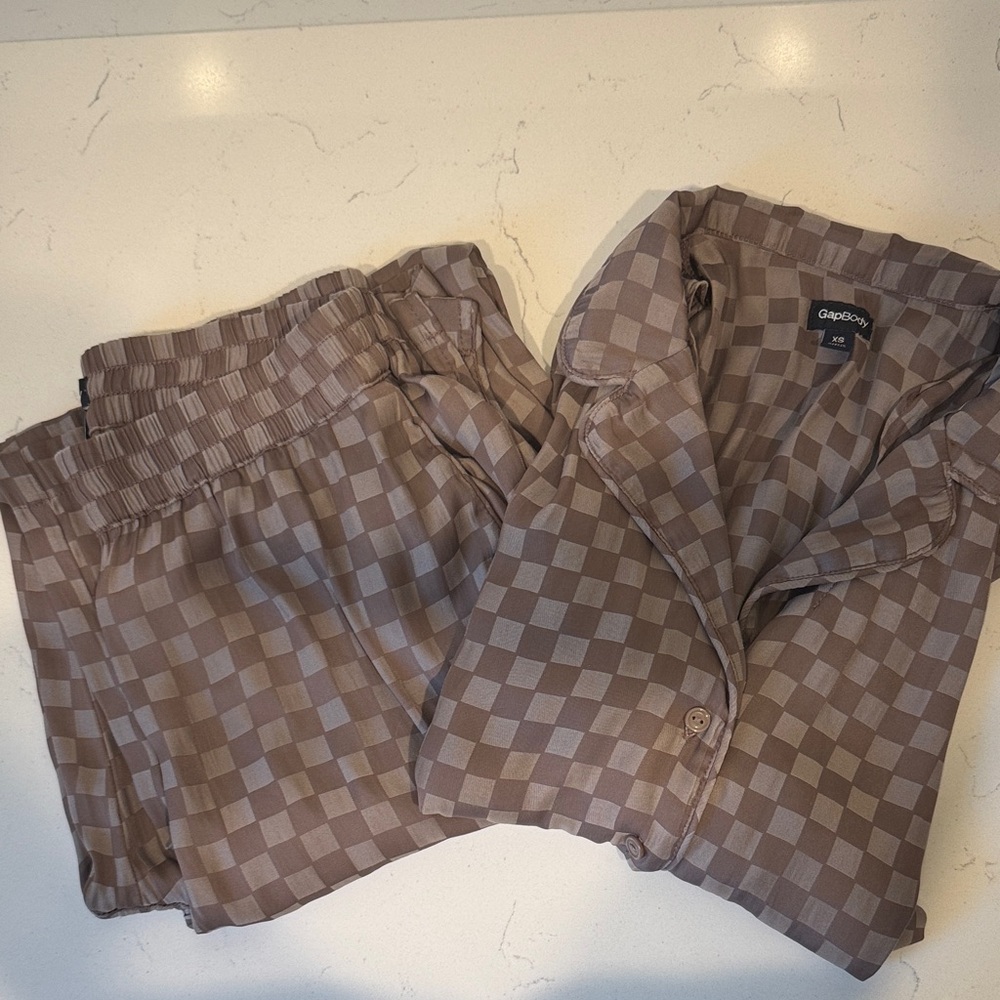 GAP Tan Checkered Satin Pajama Set